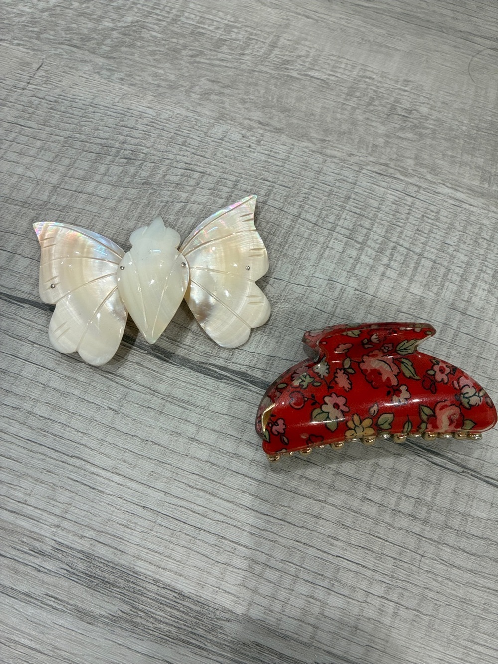 Vintage White Mother-of-Pearl Butterfly Clip & Red Floral Claw Hair Accessories